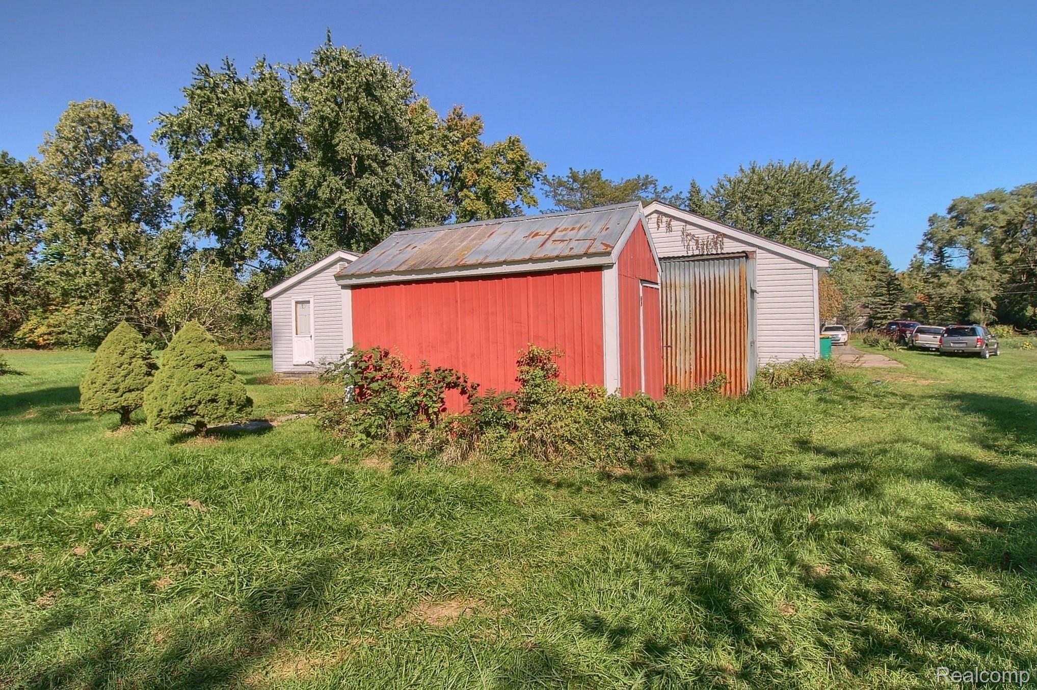 29225 Grix Road New Boston, MI 48164 - Photo 33 of 33 33-Shed.jpg