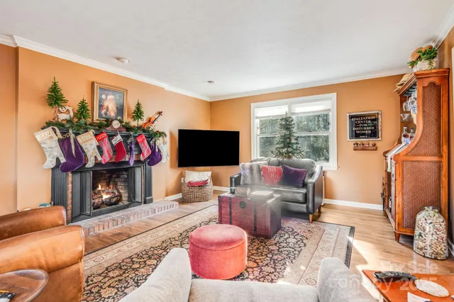 $657,900 | 616 Erkwood Drive, Hendersonville, NC 28739