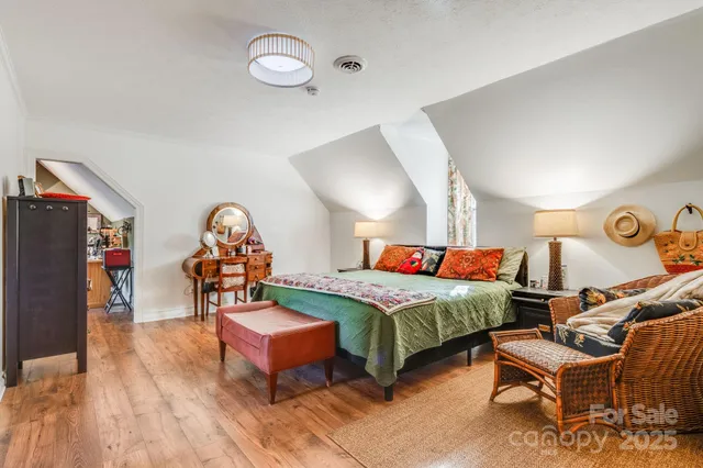 $657,900 | 616 Erkwood Drive, Hendersonville, NC 28739