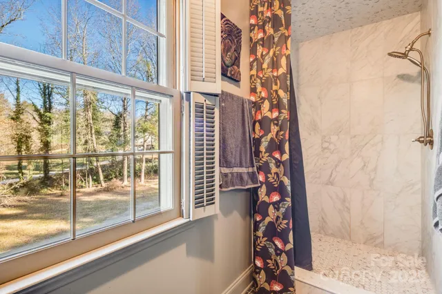 $657,900 | 616 Erkwood Drive, Hendersonville, NC 28739