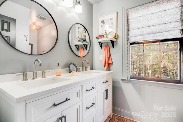 $657,900 | 616 Erkwood Drive, Hendersonville, NC 28739