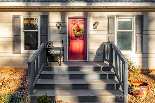 $657,900 | 616 Erkwood Drive, Hendersonville, NC 28739