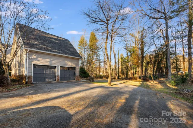 $657,900 | 616 Erkwood Drive, Hendersonville, NC 28739