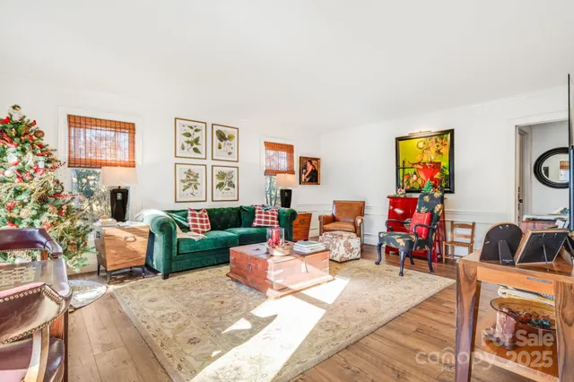 $657,900 | 616 Erkwood Drive, Hendersonville, NC 28739