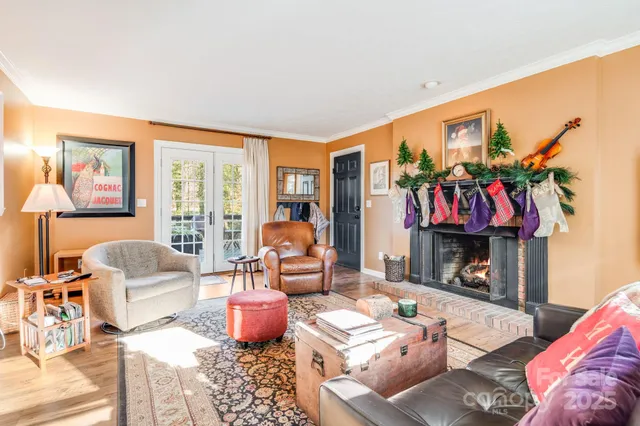 $657,900 | 616 Erkwood Drive, Hendersonville, NC 28739