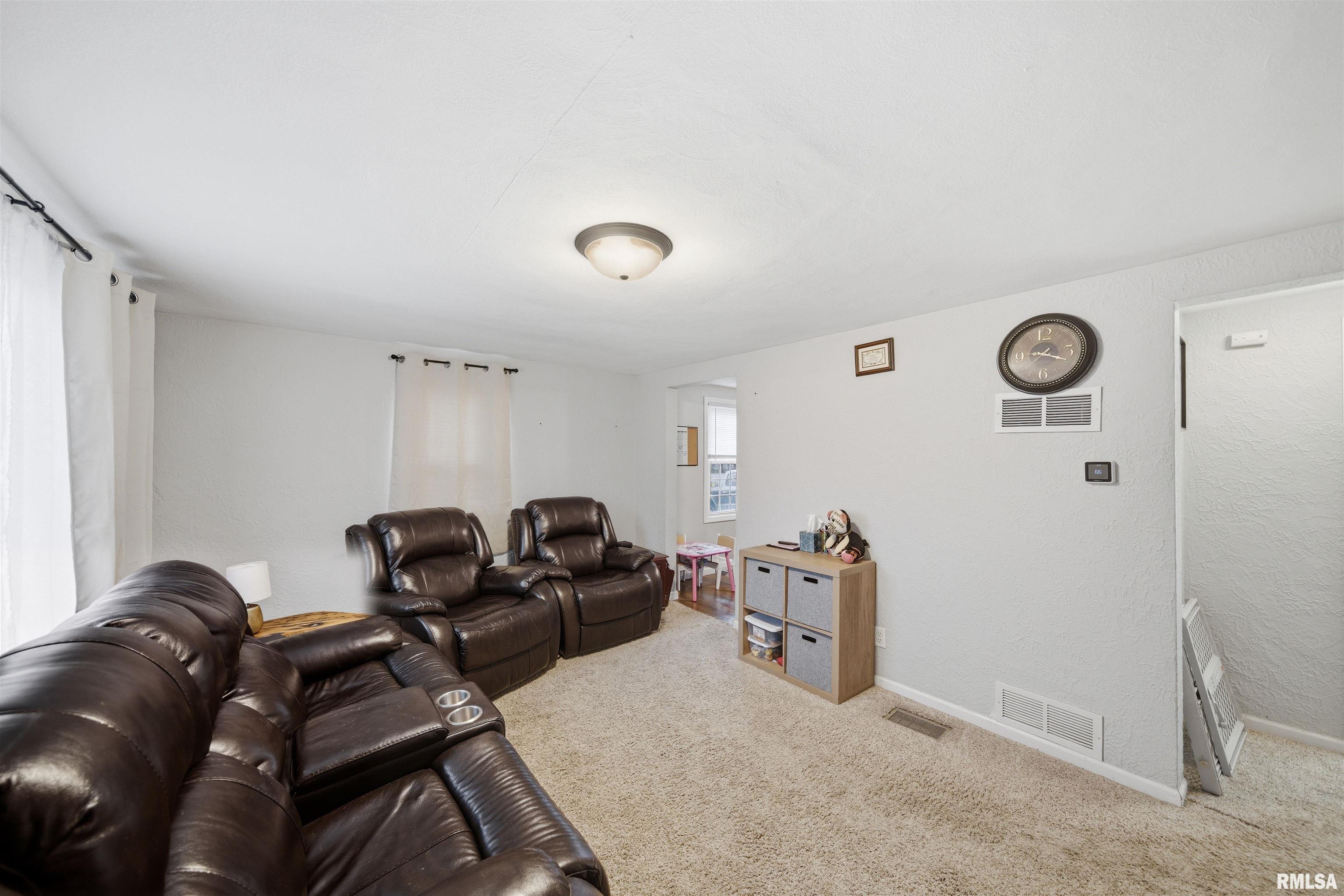 121 Bess Street Washington, IL 61571 - Photo 4 of 31