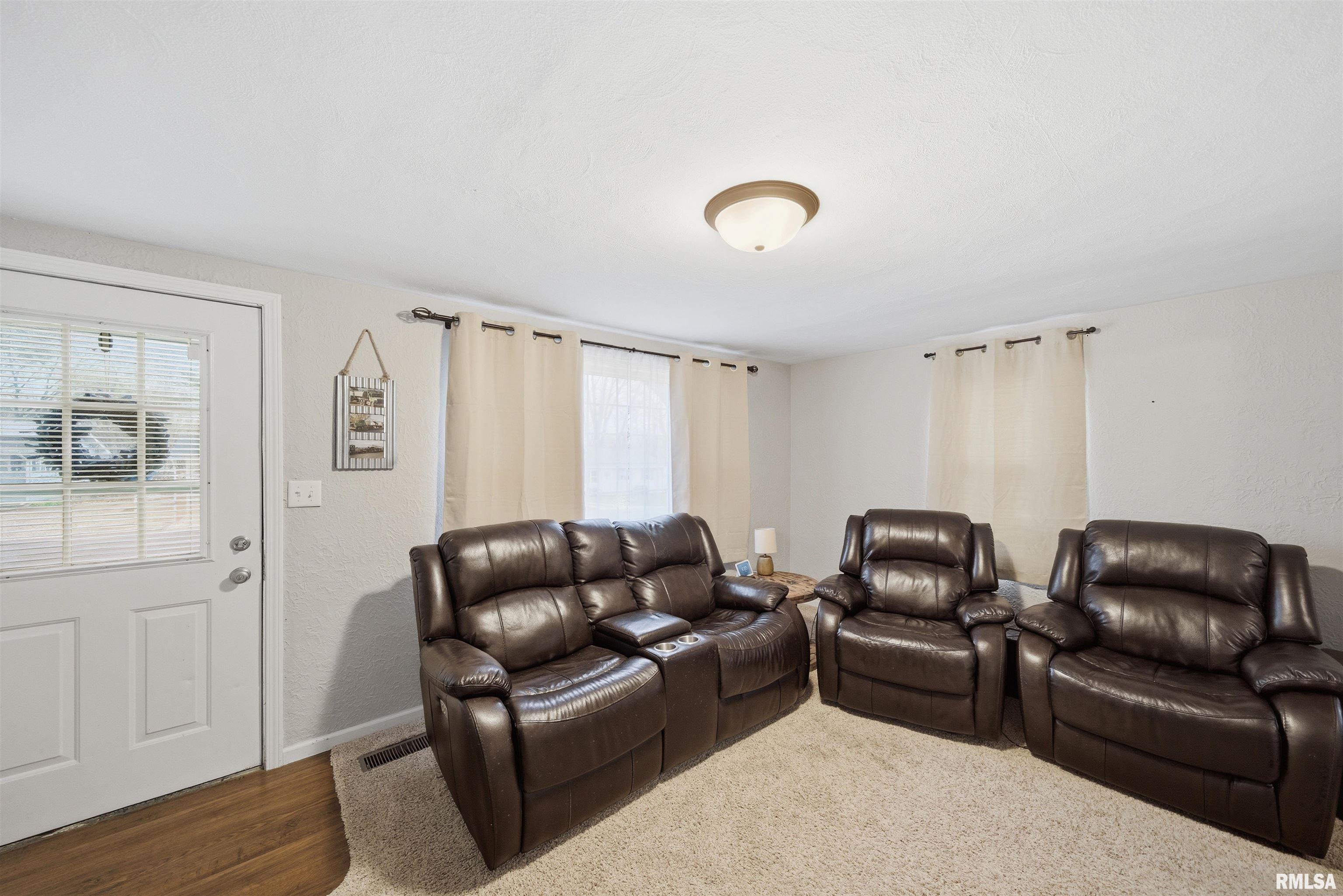 121 Bess Street Washington, IL 61571 - Photo 5 of 31