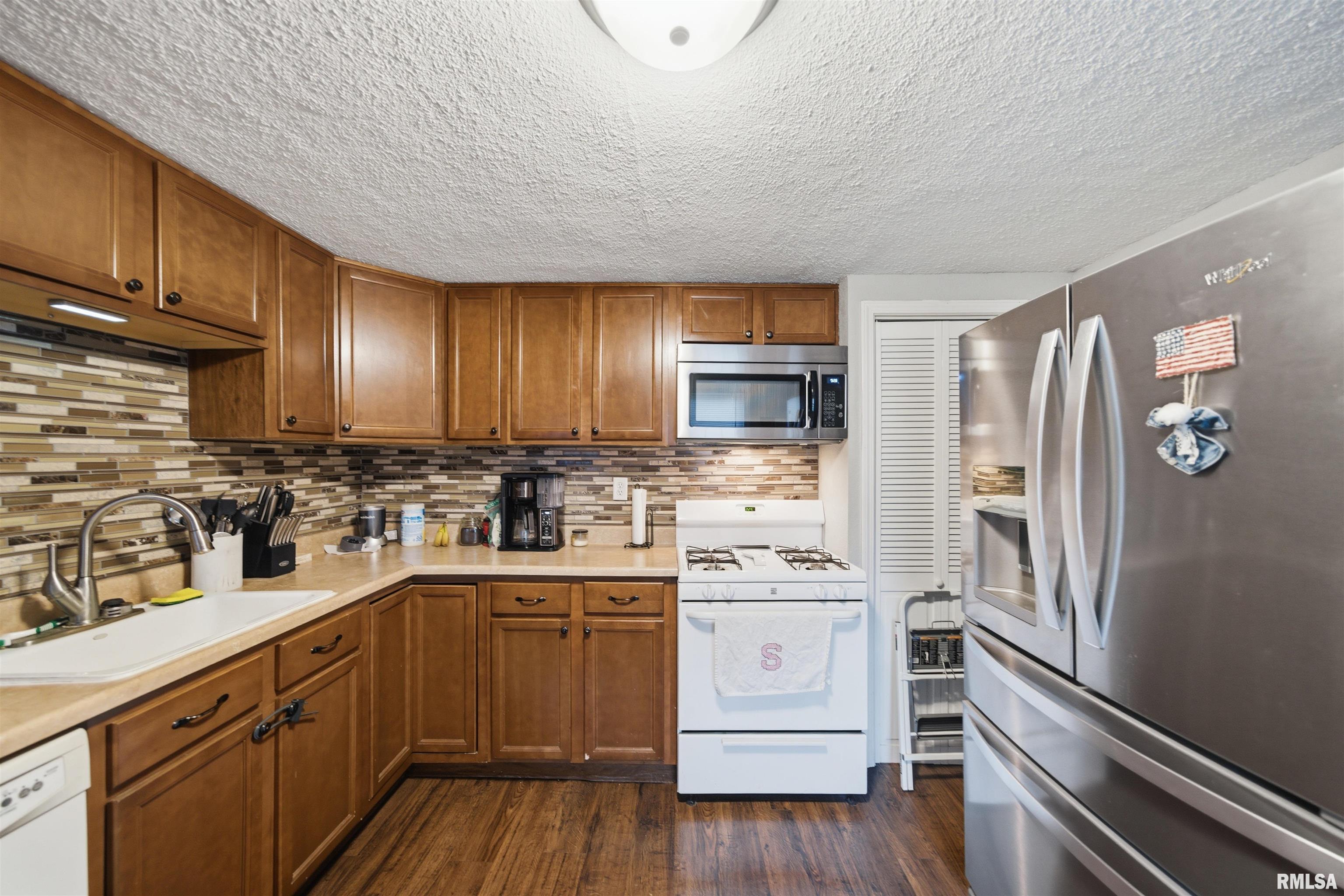 121 Bess Street Washington, IL 61571 - Photo 7 of 31