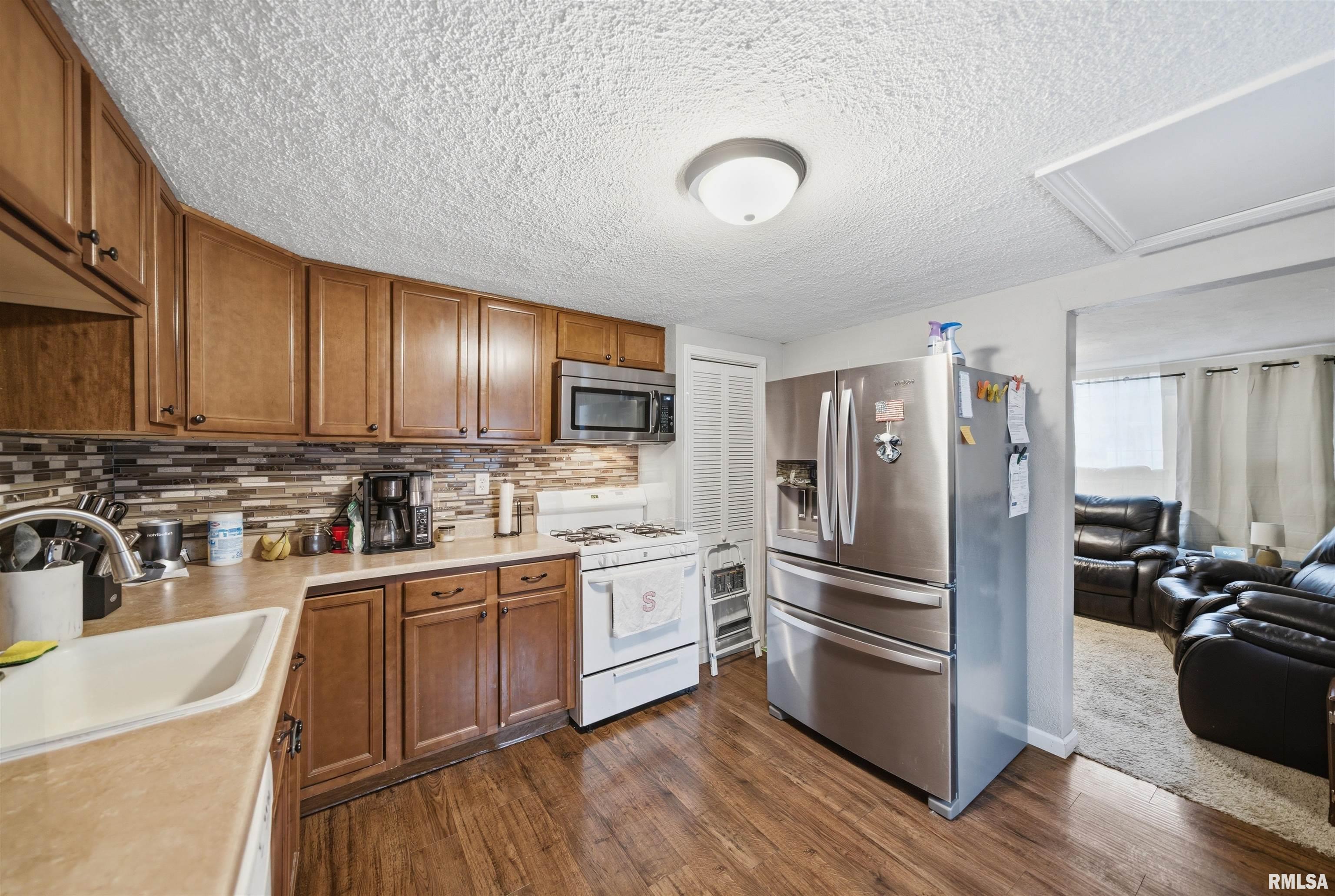 121 Bess Street Washington, IL 61571 - Photo 10 of 31