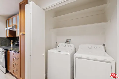 $5,300 | 429 North Oakhurst Drive, Unit 203, Beverly Hills, CA 90210