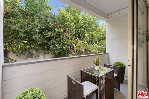 $5,300 | 429 North Oakhurst Drive, Unit 203, Beverly Hills, CA 90210