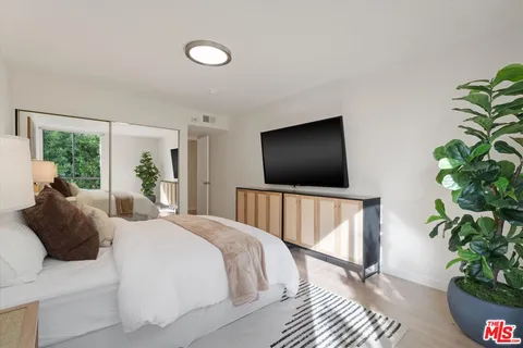 $5,300 | 429 North Oakhurst Drive, Unit 203, Beverly Hills, CA 90210