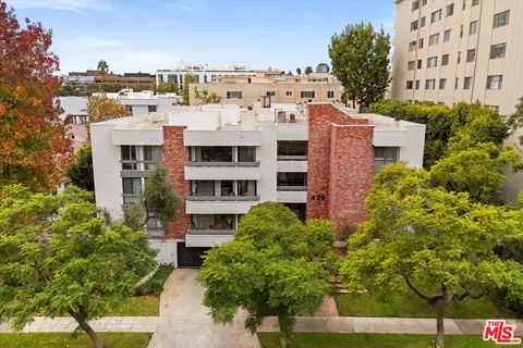 $5,300 | 429 North Oakhurst Drive, Unit 203, Beverly Hills, CA 90210