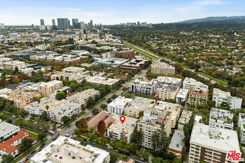 $5,300 | 429 North Oakhurst Drive, Unit 203, Beverly Hills, CA 90210