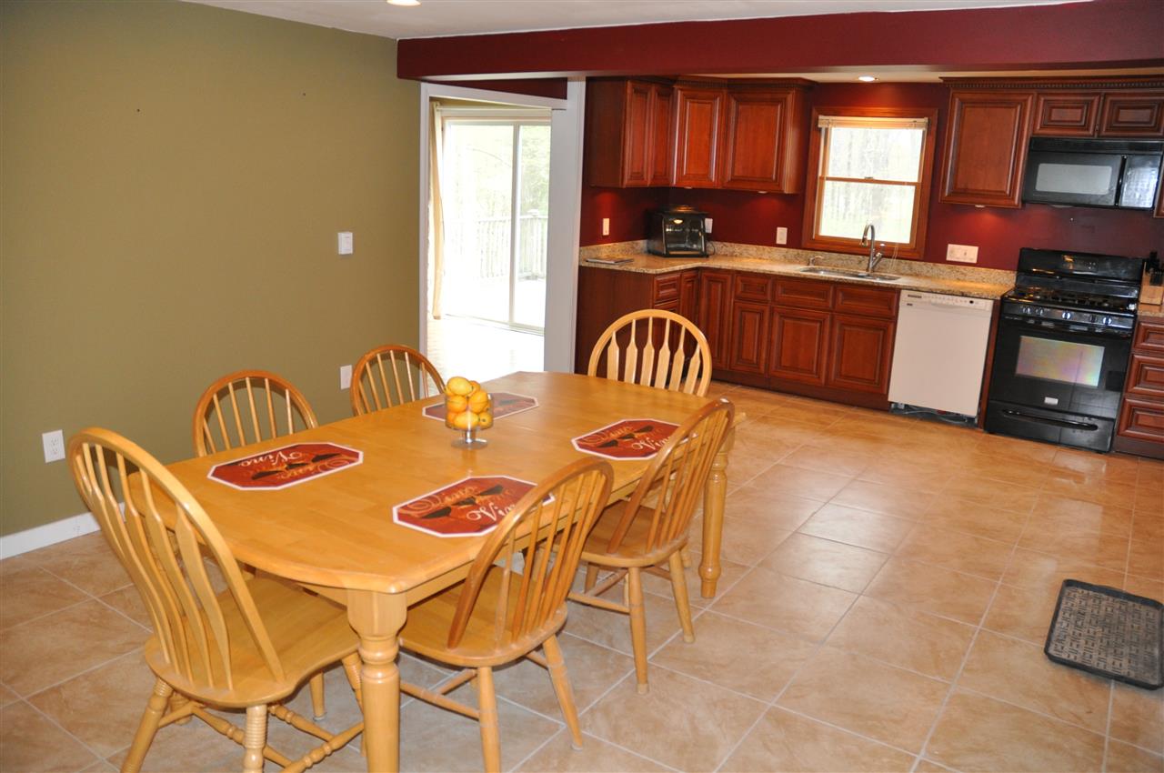19 Tallant Road Pelham, NH 03076 - Photo 12 of 31