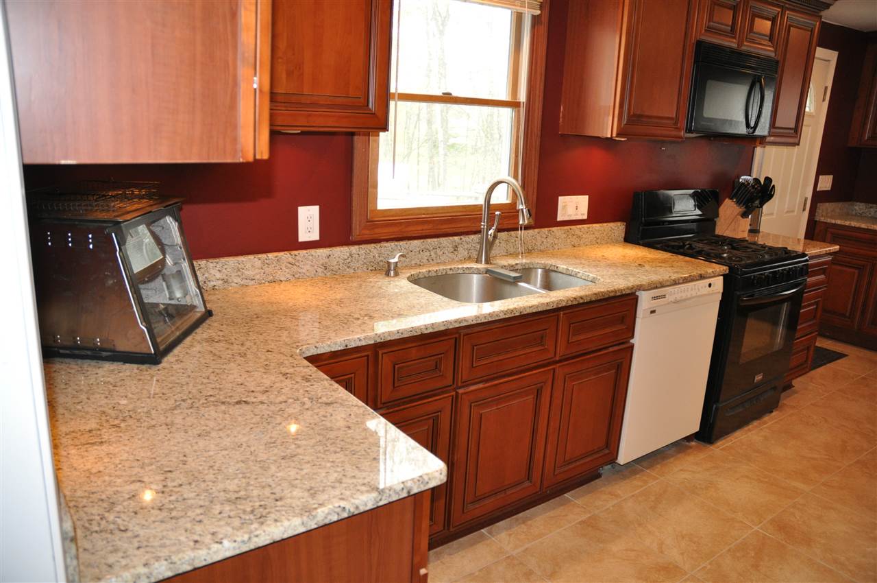 19 Tallant Road Pelham, NH 03076 - Photo 6 of 31