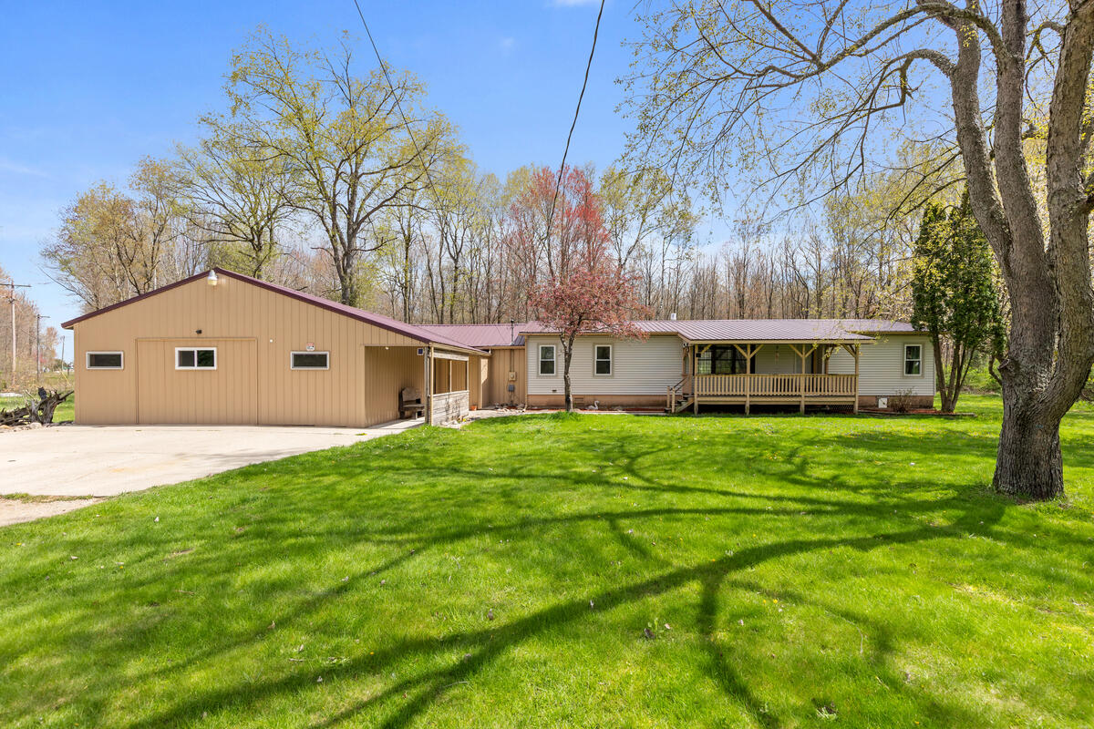 11718 Federal Road Morley, MI 49336 - Photo 2 of 31