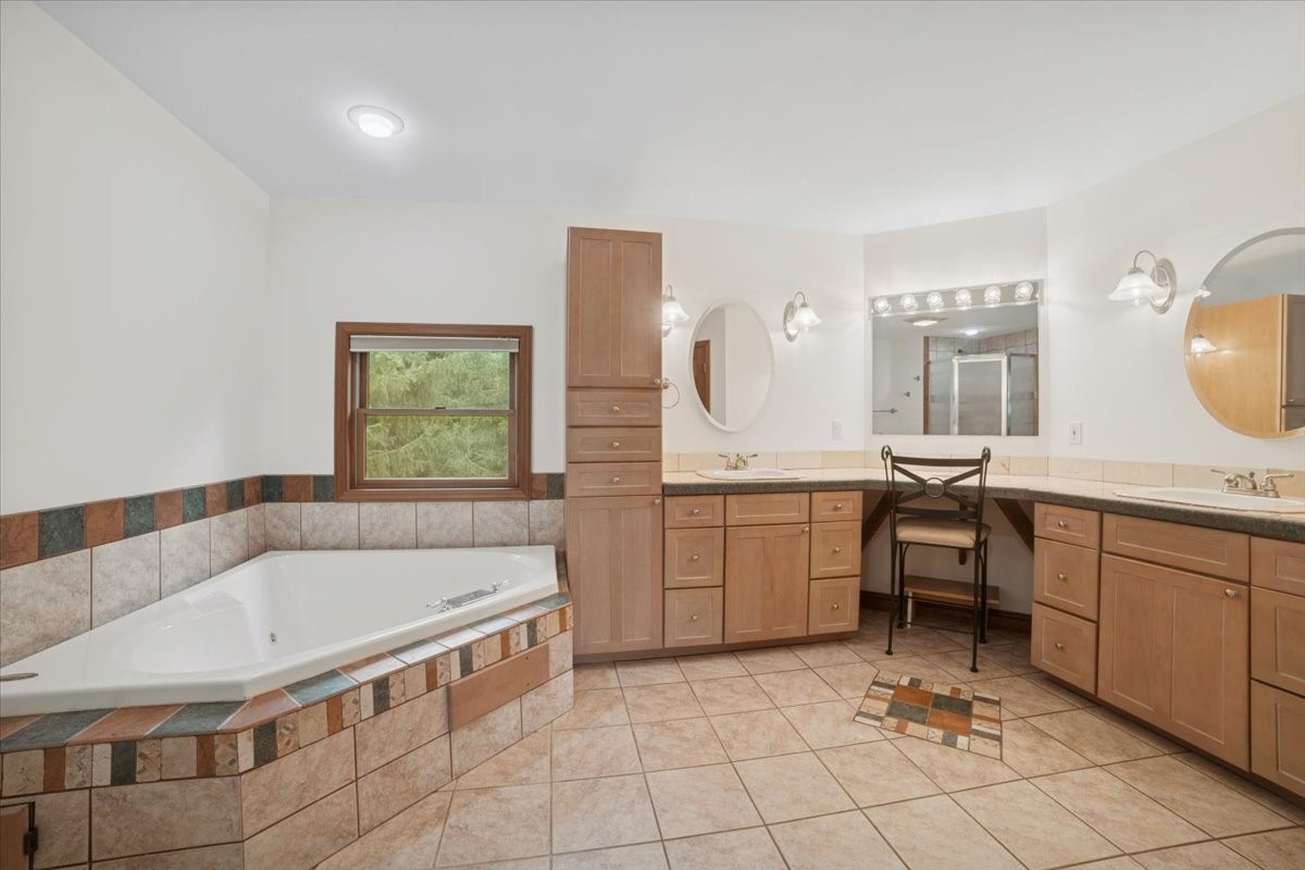 12266 North Grove Road Sycamore, IL 60178 - Photo 23 of 32