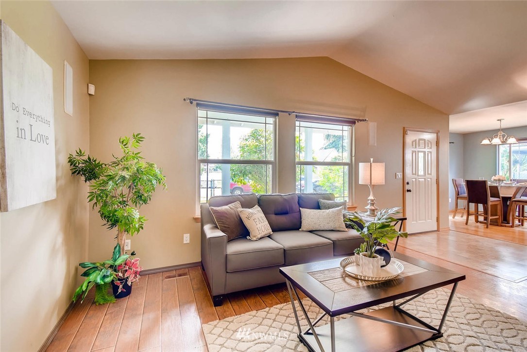 2406 State Street Everett, WA 98201 - Photo 5 of 25