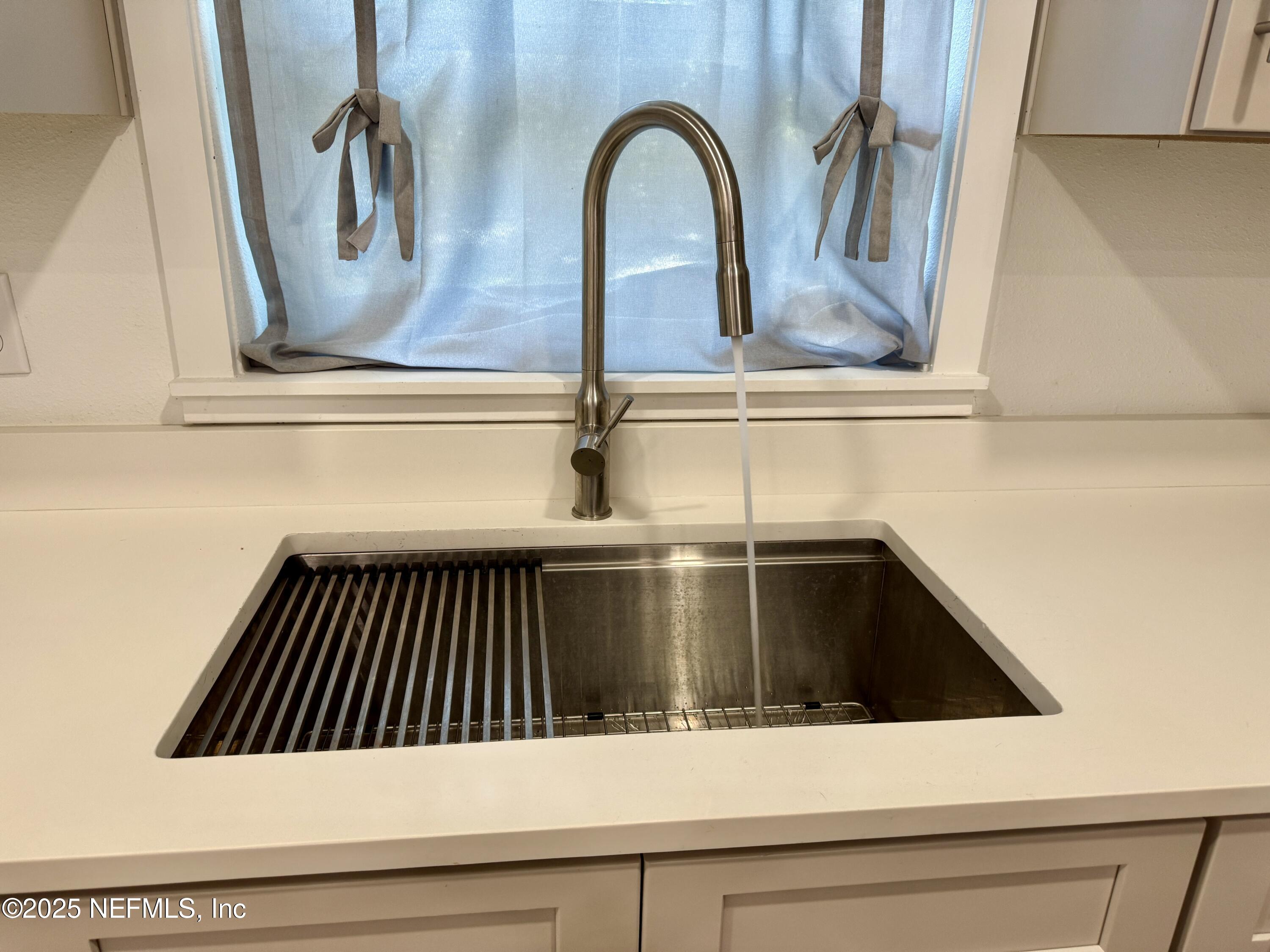 302 Azealea Avenue Interlachen, FL 32148 - Photo 31 of 38 a close view of sink