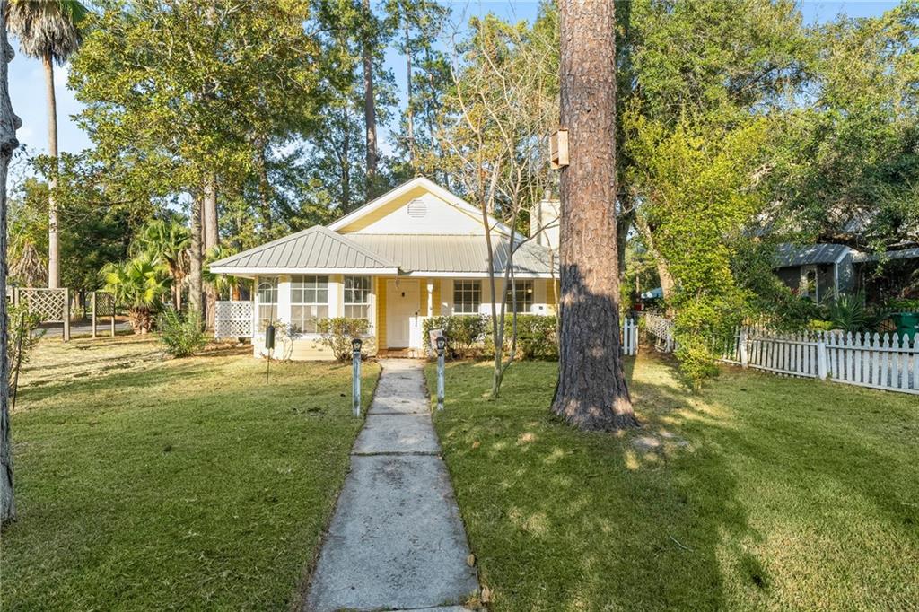 1861 Caroline Street Mandeville, LA 70448 - Photo 3 of 20