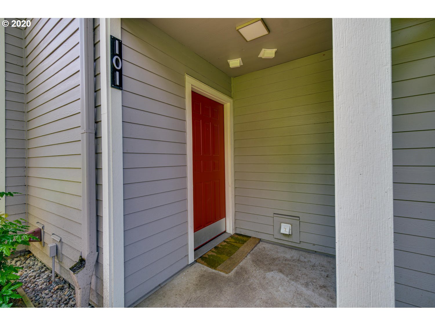86 Kingsgate Road, Unit 101 Lake Oswego, OR 97035 - Photo 1 of 22 Gallery Image 1