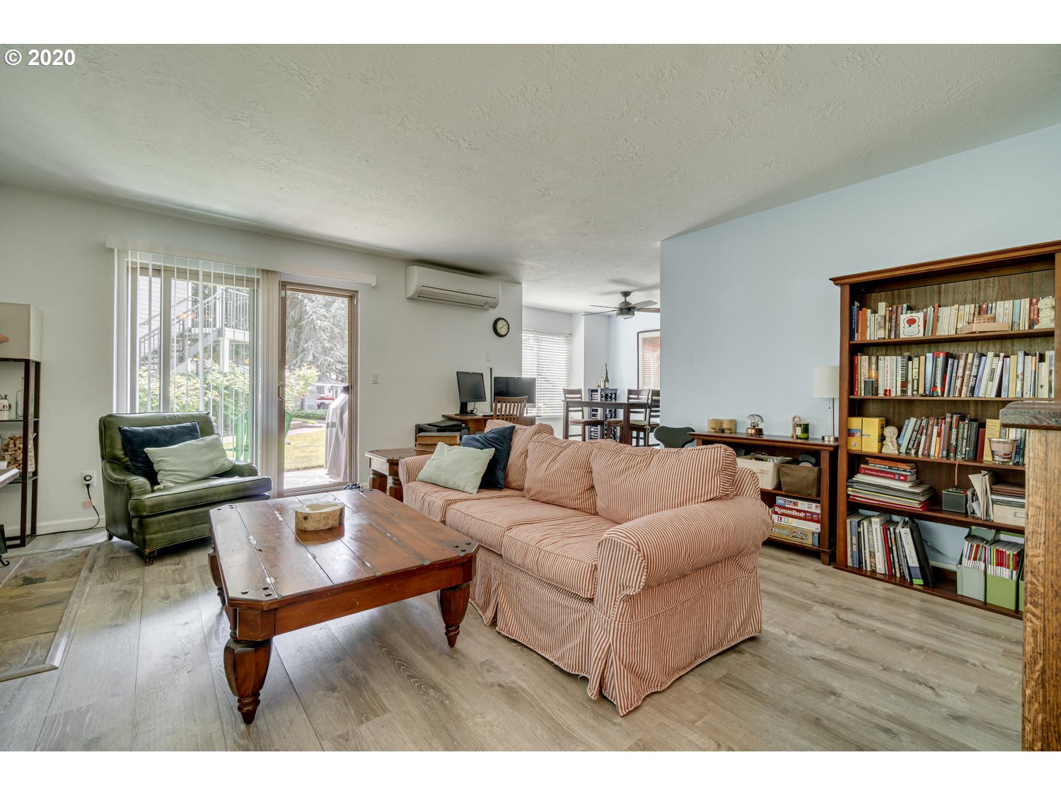 86 Kingsgate Road, Unit 101 Lake Oswego, OR 97035 - Photo 6 of 22 Gallery Image 6