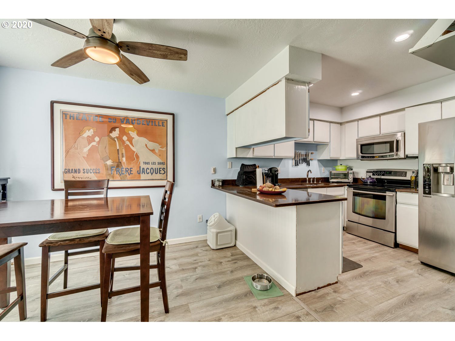 86 Kingsgate Road, Unit 101 Lake Oswego, OR 97035 - Photo 8 of 22 Gallery Image 8