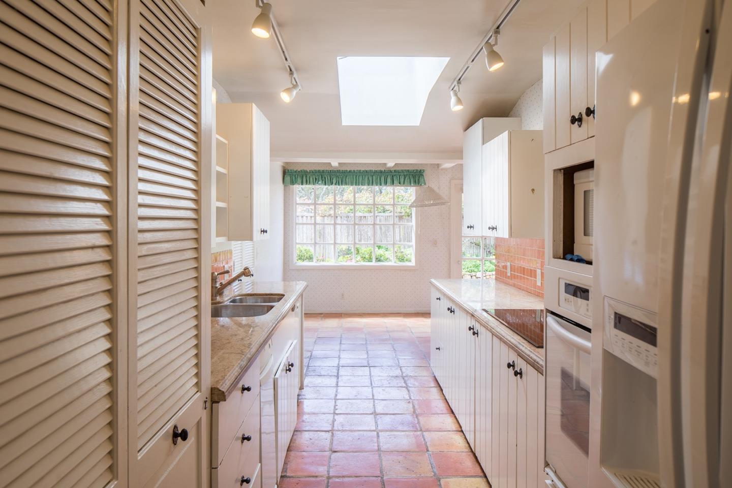 25057 Hatton Road Carmel, CA 93923 - Photo 11 of 16 Gallery Image 11