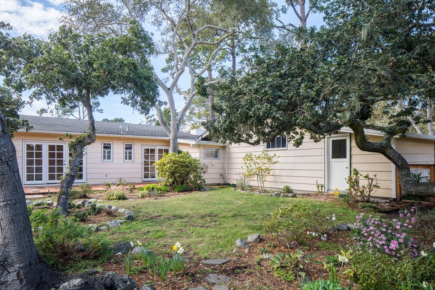 25057 Hatton Road Carmel, CA 93923 - Photo 16 of 16 Gallery Image 16