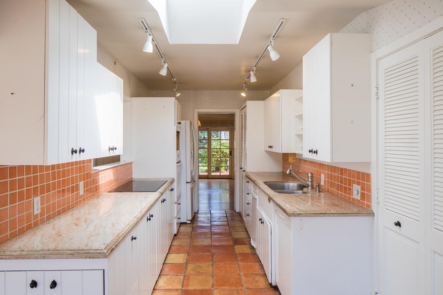 25057 Hatton Road Carmel, CA 93923 - Photo 10 of 16 Gallery Image 10