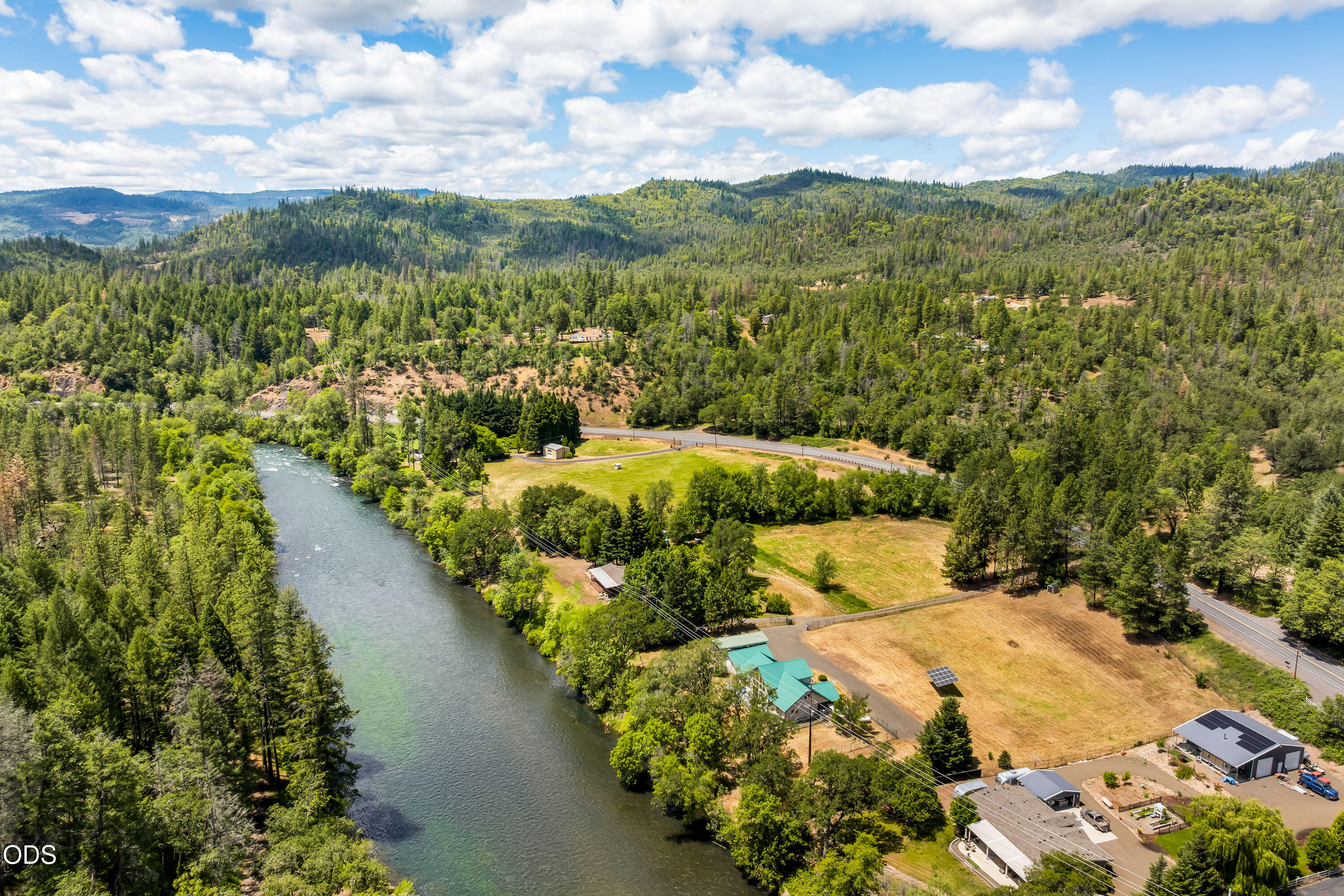 26268 Highway 62 Trail, OR 97541 - Photo 3 of 32