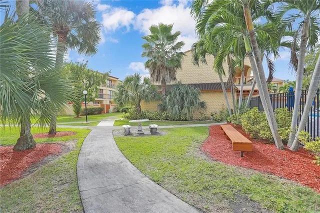 $375,000 | 4000 Del Rio Way, Fort Lauderdale, FL 33351