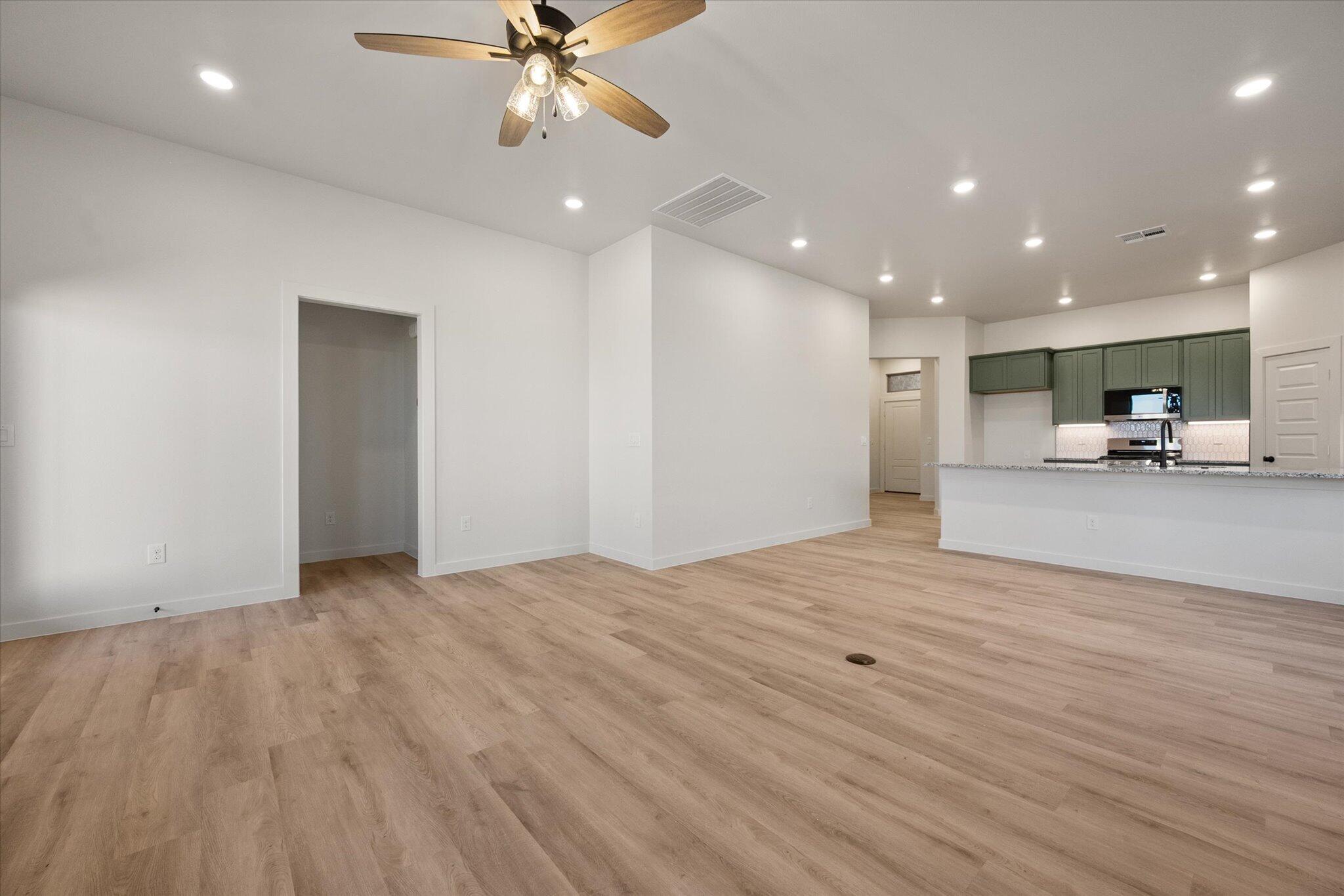 6923 53rd Street Lubbock, TX 79407 - Photo 9 of 26 10-6923 53rd_6295