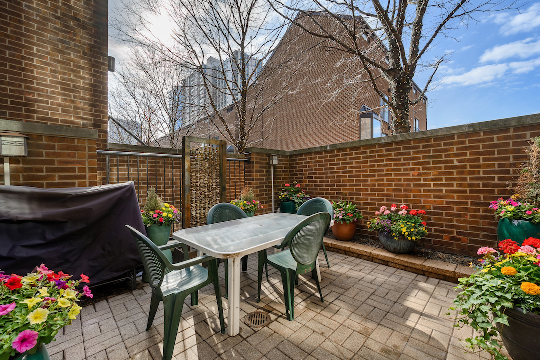 1319 North Sutton Place Chicago, IL 60610 - Photo 27 of 32