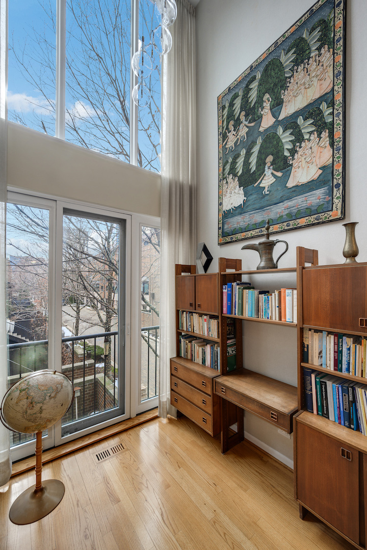 1319 North Sutton Place Chicago, IL 60610 - Photo 9 of 32