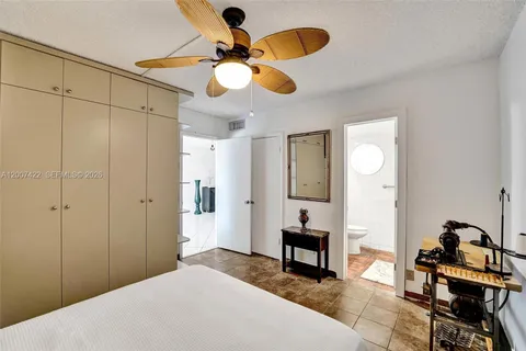 $229,900 | 455 Paradise Isle Boulevard, Unit 104, Hallandale Beach, FL 33009
