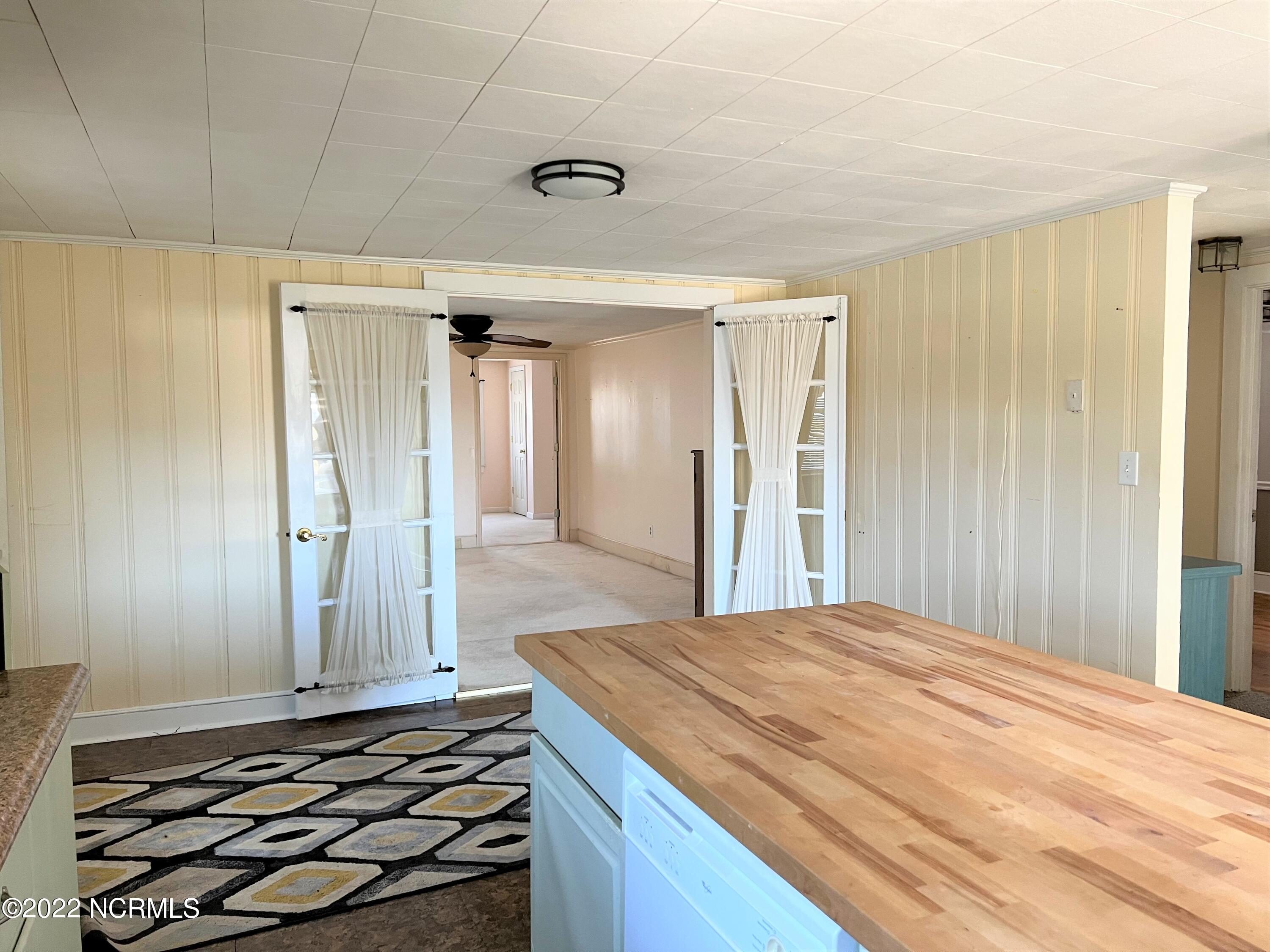 1051 Wellstown Road Teachey, NC 28464 - Photo 4 of 15 good dining