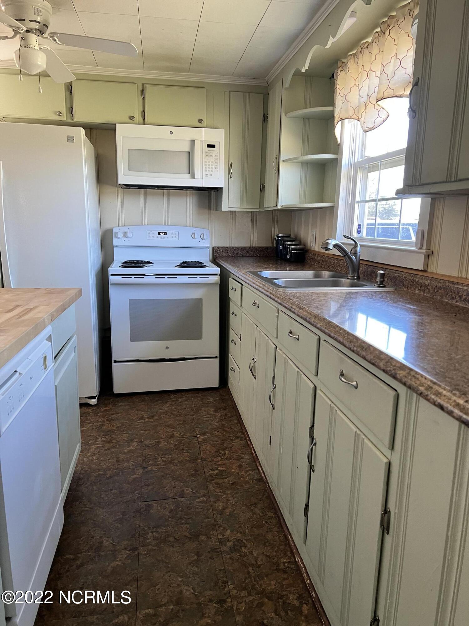 1051 Wellstown Road Teachey, NC 28464 - Photo 6 of 15 kit 2