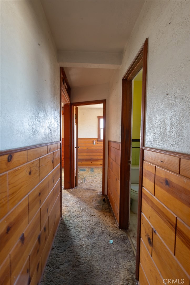 25640 Jasper Road Barstow, CA 92311 - Photo 13 of 48 a view of walk in closet