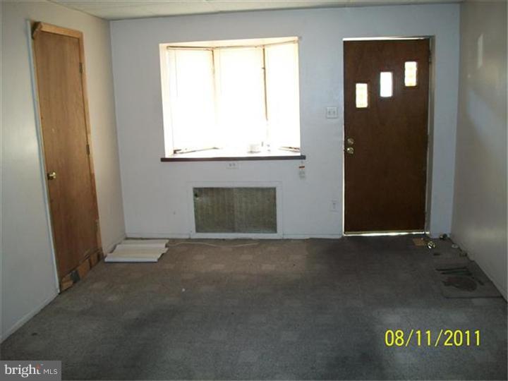 6135 Reedland Street Philadelphia, PA 19142 - Photo 3 of 4 Gallery Image 3
