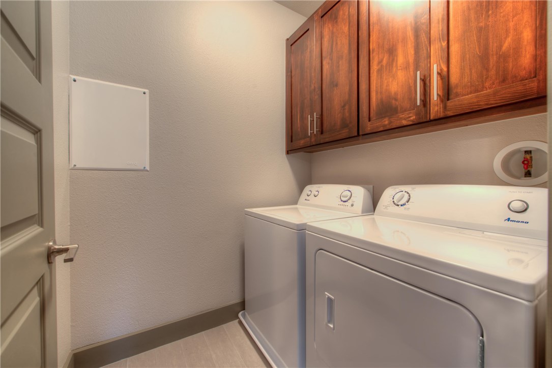 3110 Grandview Street Austin, TX 78705 - Photo 23 of 30 a utility room with dryer and washer