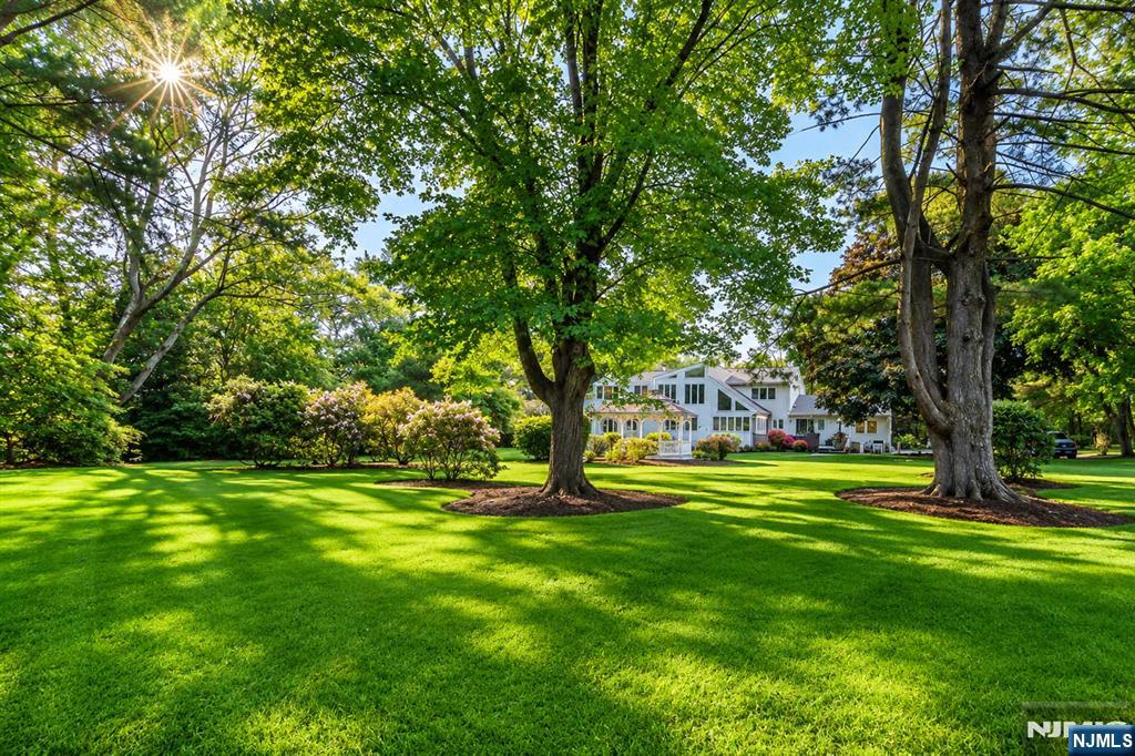 690 Soldier Hill Road Oradell, NJ 07649 - Photo 5 of 50