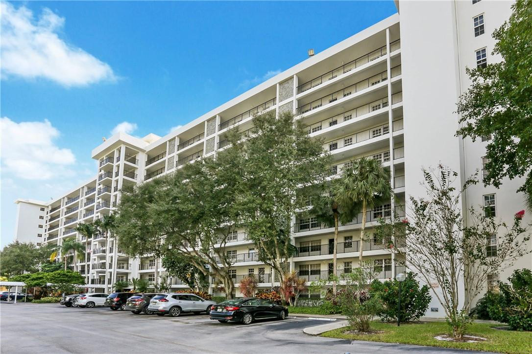 2900 North Course Drive, Unit 810 Pompano Beach, FL 33069 - Photo 2 of 21 Photo 2