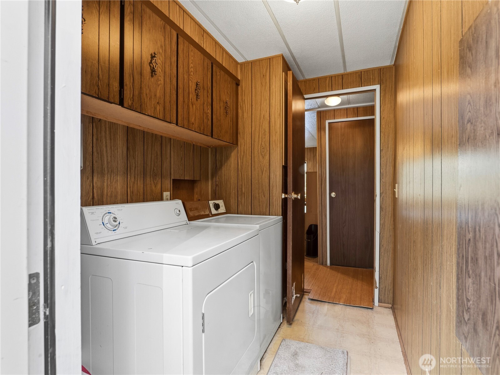 813 Fairmount Road Port Townsend, WA 98368 - Photo 18 of 30 a utility room with dryer and washer
