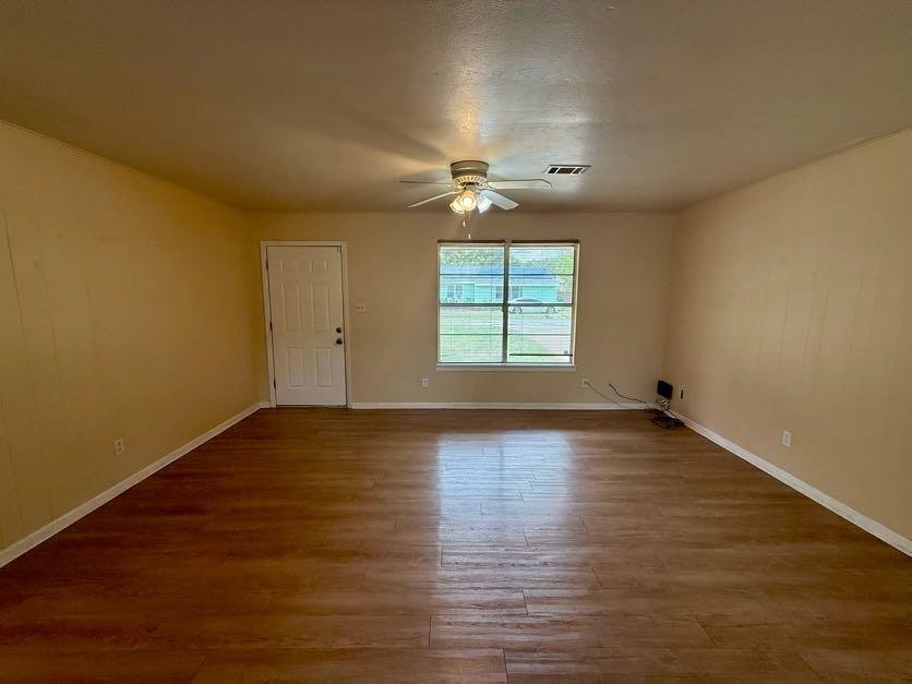 312 North Ave B Springtown, TX 76082 - Photo 12 of 21