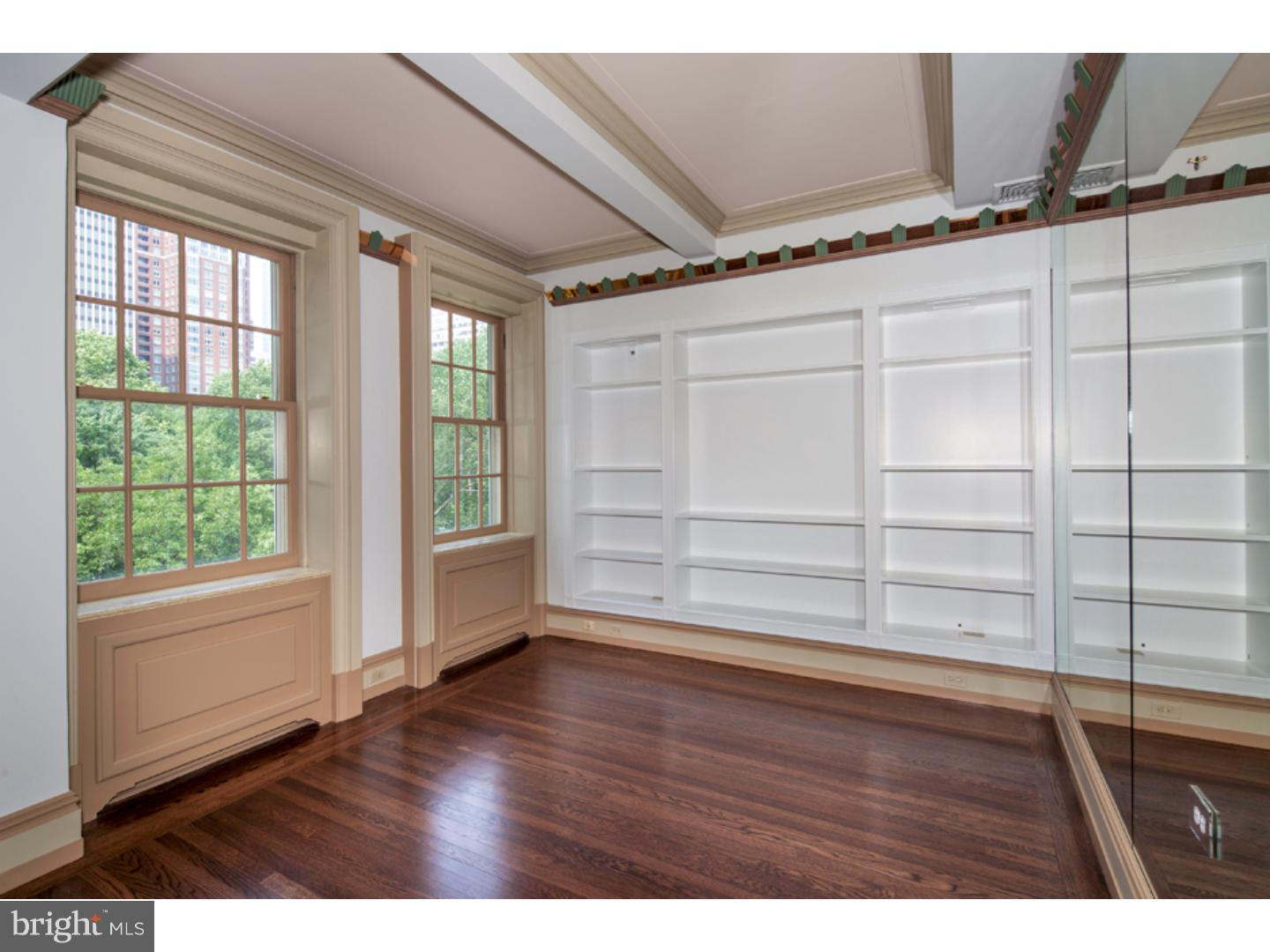 1900 Rittenhouse Square, Unit 5A Philadelphia, PA 19103 - Photo 4 of 15 Living Room