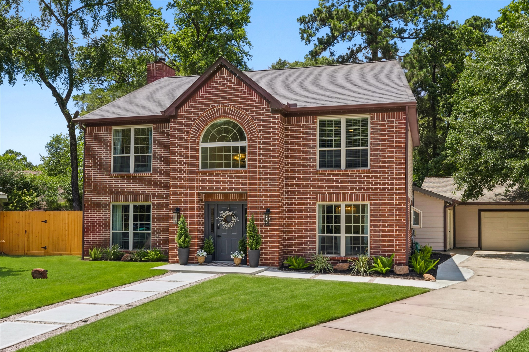 129 North Rainbow Ridge Circle Spring, TX 77381 - Photo 4 of 47 Gallery Image 4