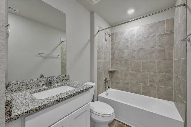 $1,600 | 225 Pecos Drive, Huntsville, TX 77340