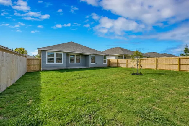 $1,600 | 225 Pecos Drive, Huntsville, TX 77340